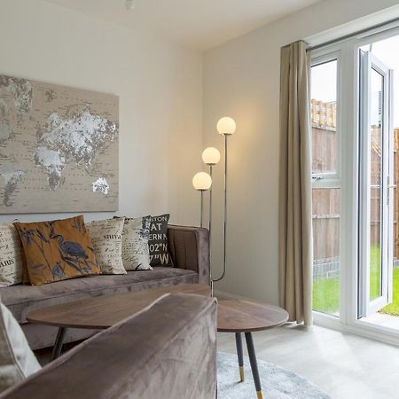 バーミンガム Pass The Keys Cheerful 4 Bed Central Townhouse Garden & Parkingヴィラ エクステリア 写真